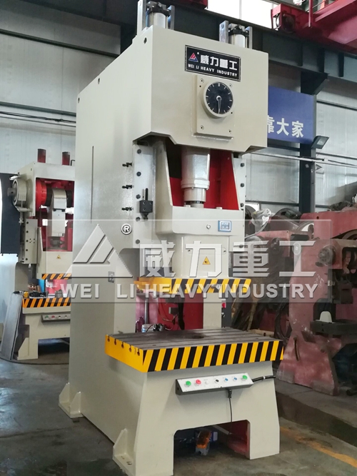 110噸氣動沖床細節展示2