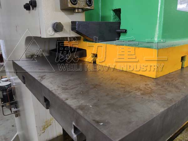 氣動沖床組成細節